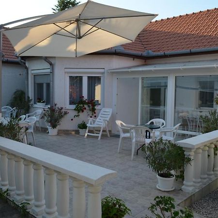 Henrietta Vendégház Hajdúszoboszló Exterior foto