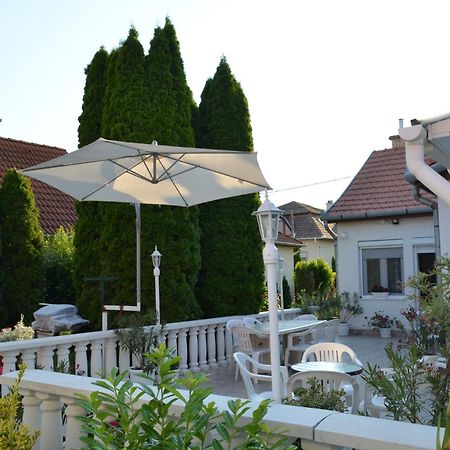 Henrietta Vendégház Hajdúszoboszló Exterior foto