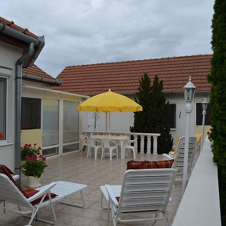 Henrietta Vendégház Hajdúszoboszló Exterior foto