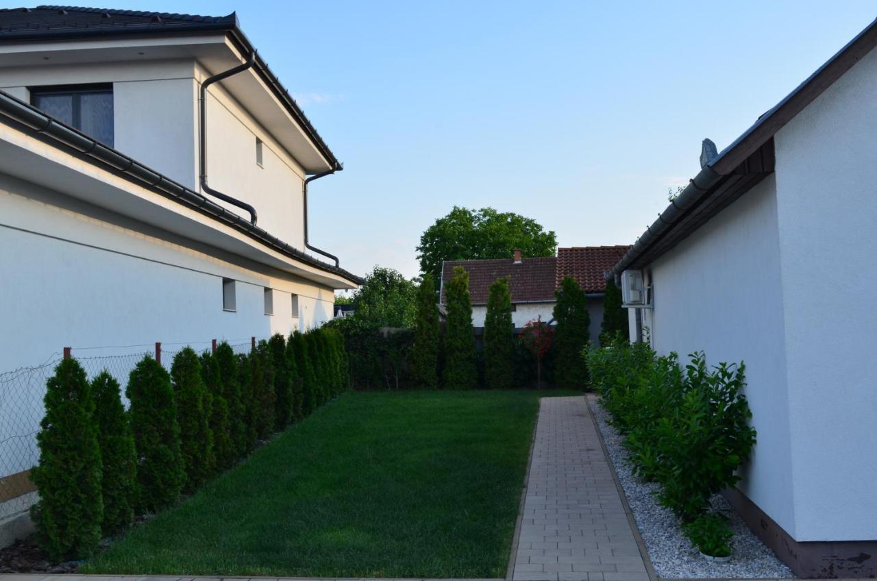 Henrietta Vendégház Hajdúszoboszló Exterior foto