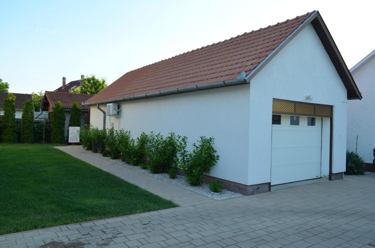Henrietta Vendégház Hajdúszoboszló Exterior foto